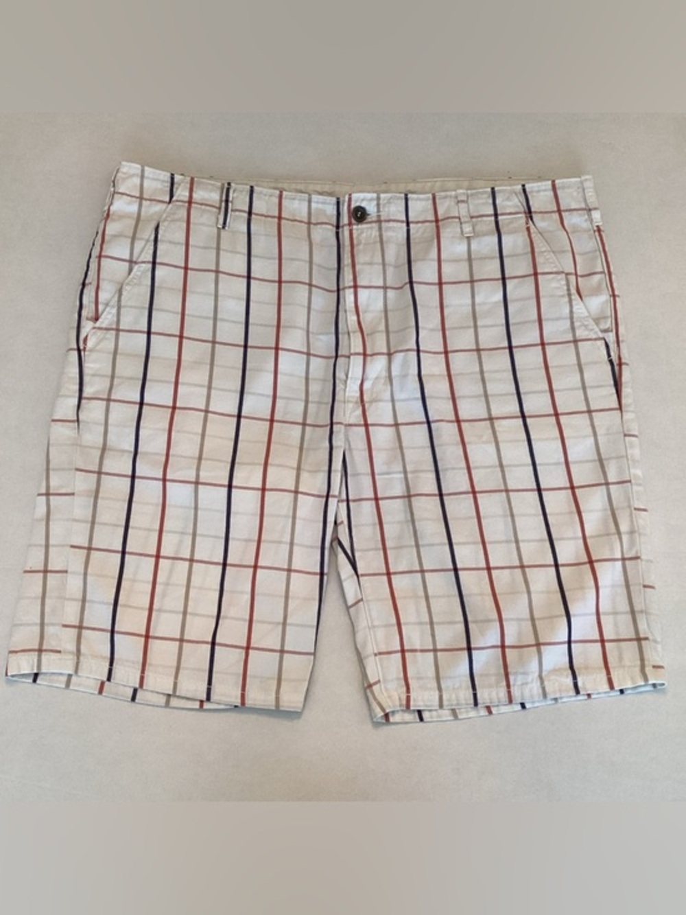 Levi's White Tab Men’s 42 Red White and Blue Plaid Flat Front Bermuda Shorts